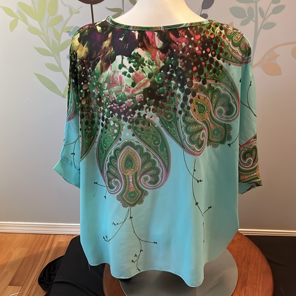 4/$20 Loose fit Batwing Style Top - Picture 5 of 6